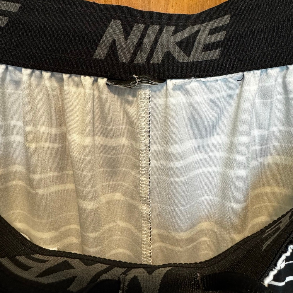 Nike Athletic Shorts Stripe Dri-FIT Gym Workout S/M Geometric Streetwear Running - Picture 6 of 6
